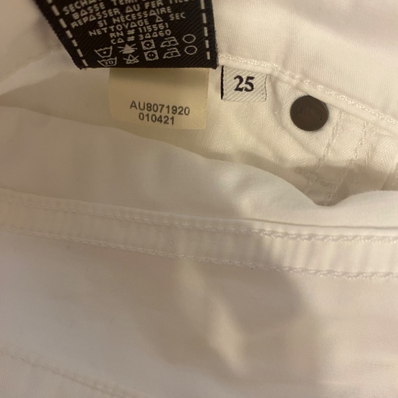 White Bermuda low cut shorts - Picture 8 of 9